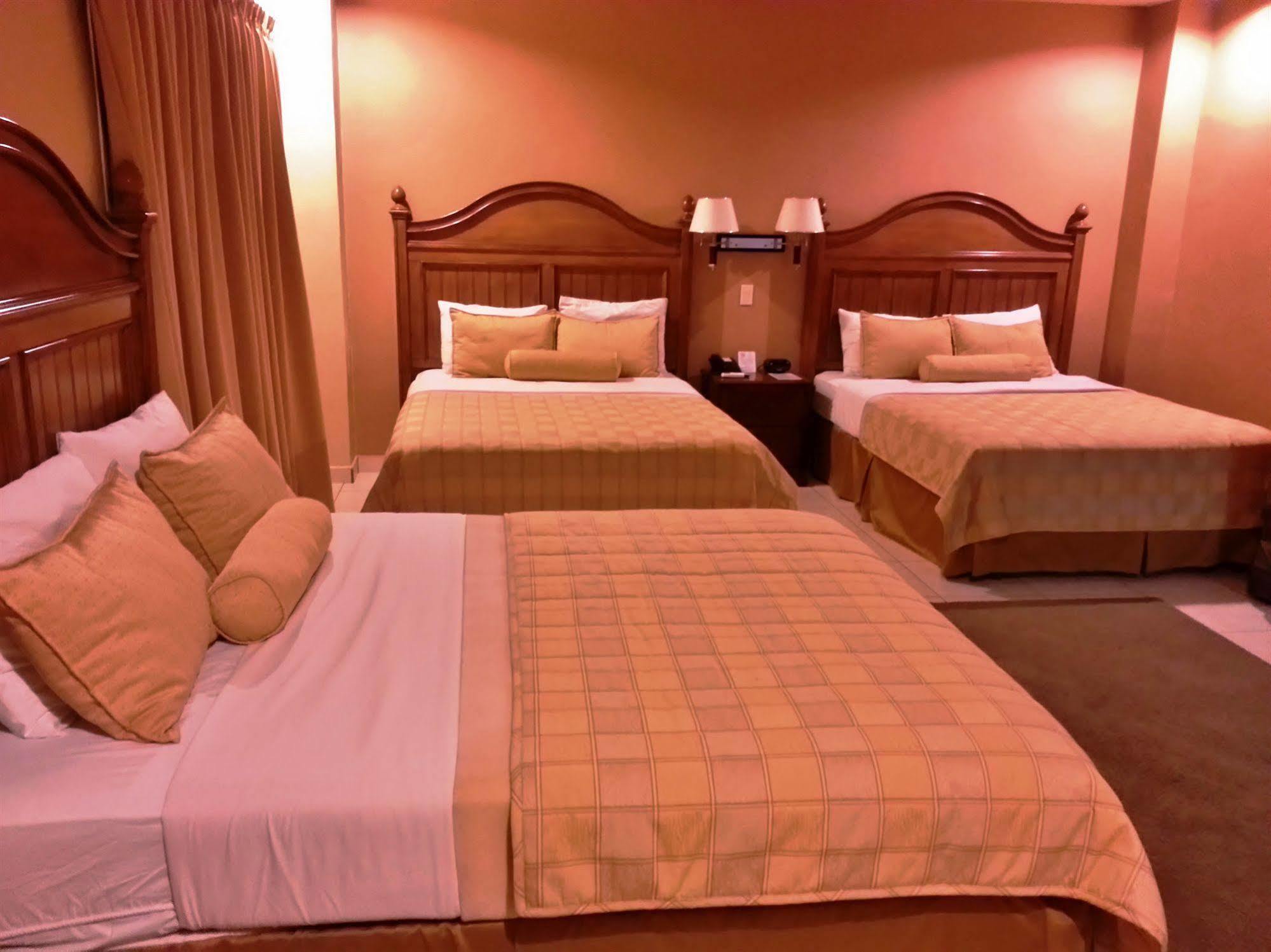 Hotel Monteolivos San Pedro Sula Bagian luar foto